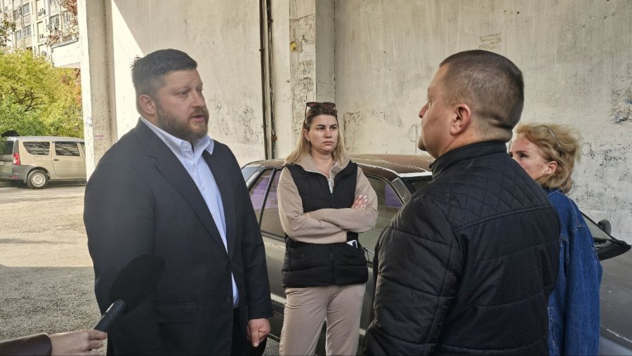 Исполняющий обязанности заместителя губернатора проверил работу управляющих компаний Исполняющий обязанности заместителя губернатора проверил работу управляющих компаний