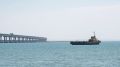 Рыбаки пытаются урегулировать вылов хамсы около Крымского моста