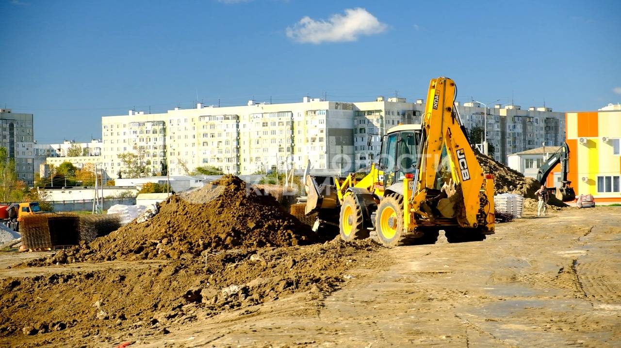 В 2026 году за парты новой школы в Керчи смогут сесть 825 учеников В 2026 году за парты новой школы в Керчи смогут сесть 825 учеников