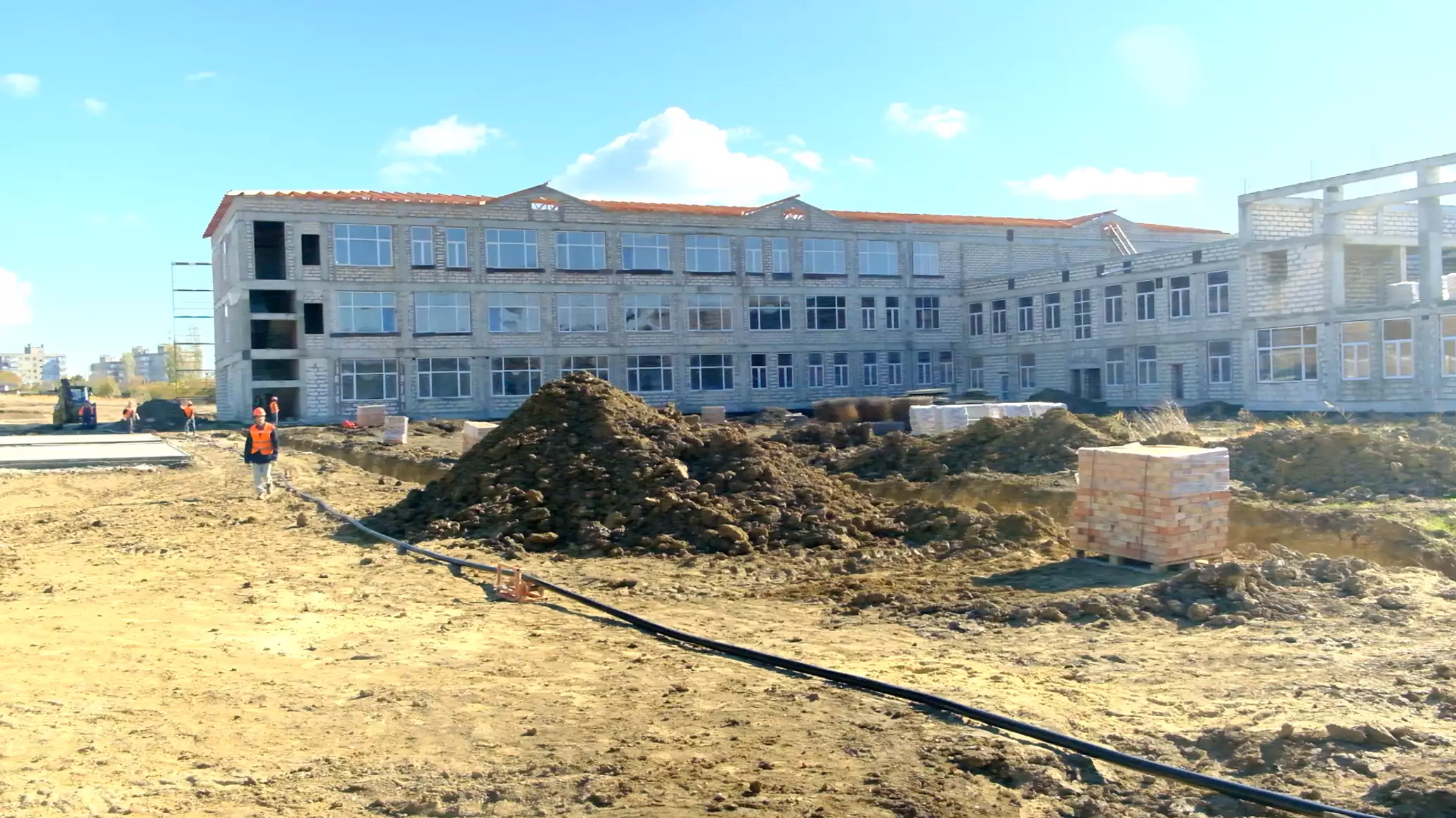 "Идем хорошими темпами" – когда в Керчи достроят школу на 825 мест