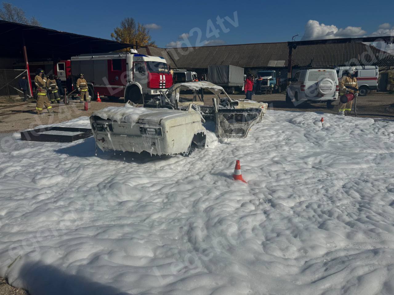 Учебно-тренировочное занятие спасателей прошло в пожарной части с. Осипенко Учебно-тренировочное занятие спасателей прошло в пожарной части с. Осипенко