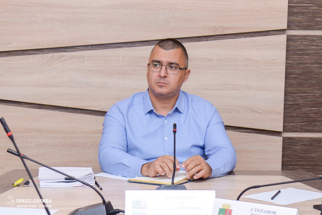 В Евпатории прошло еженедельное совещание с руководителями ресурсоснабжающих и коммунальных предприятий, на котором обсуждались актуальные вопросы жизнедеятельности города В Евпатории прошло еженедельное совещание с руководителями ресурсоснабжающих и коммунальных предприятий, на котором обсуждались актуальные вопросы жизнедеятельности города