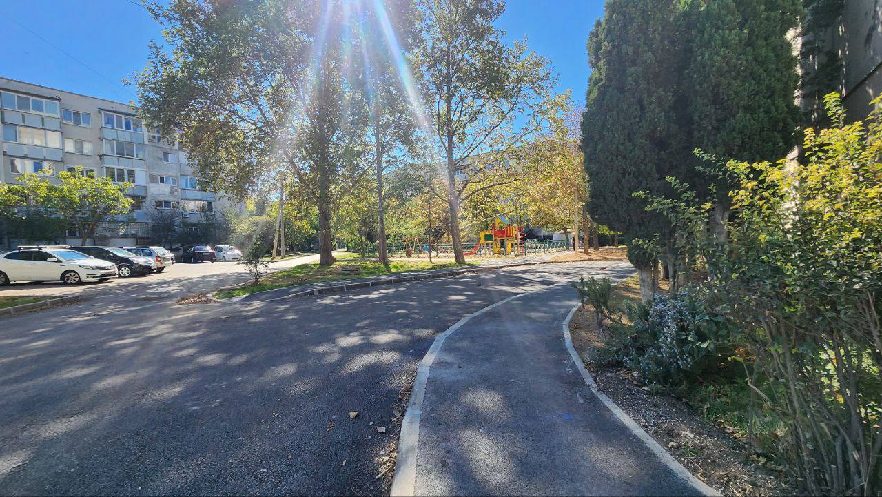 Михаил Развожаев: Севастополь становится комфортнее: с начала года мы привели в порядок более 89 тысяч квадратных метров пешеходных зон и дорог во дворах Михаил Развожаев: Севастополь становится комфортнее: с начала года мы привели в порядок более 89 тысяч квадратных метров пешеходных зон и дорог во дворах