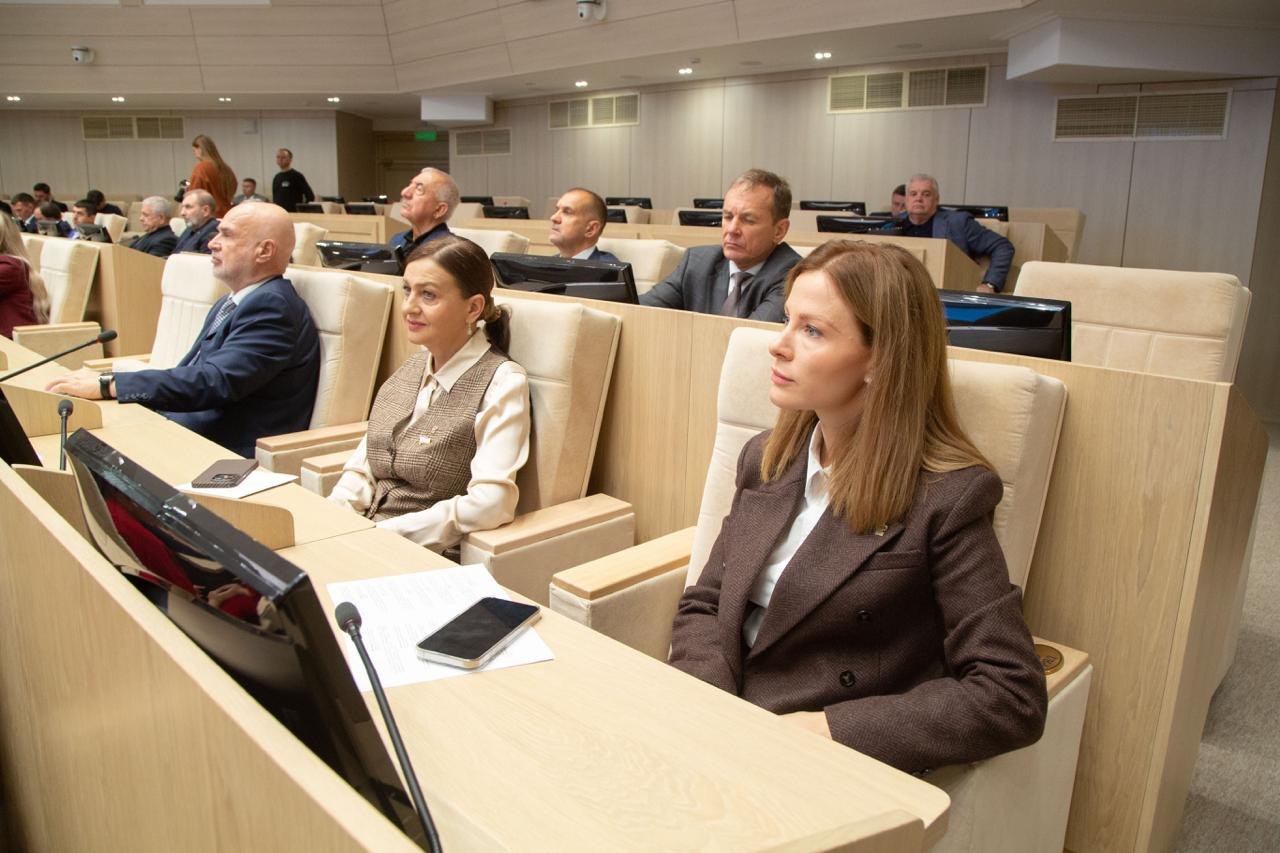 Владимир Константинов: На заседании Государственного Совета РК в первом чтении приняли законопроект, устанавливающий административную ответственность за размещение в СМИ, мессенджерах и соцсетях фото и видео, географических... Владимир Константинов: На заседании Государственного Совета РК в первом чтении приняли законопроект, устанавливающий административную ответственность за размещение в СМИ, мессенджерах и соцсетях фото и видео, географических...