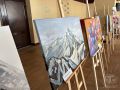 В Красногвардейском центре культуры открылась выставка художницы Зекие Абибуллаевой, на которой представлено 50 работ