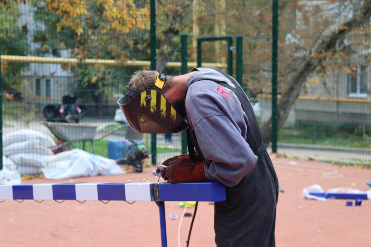 В Керчи обновляют спортивные площадки В Керчи обновляют спортивные площадки