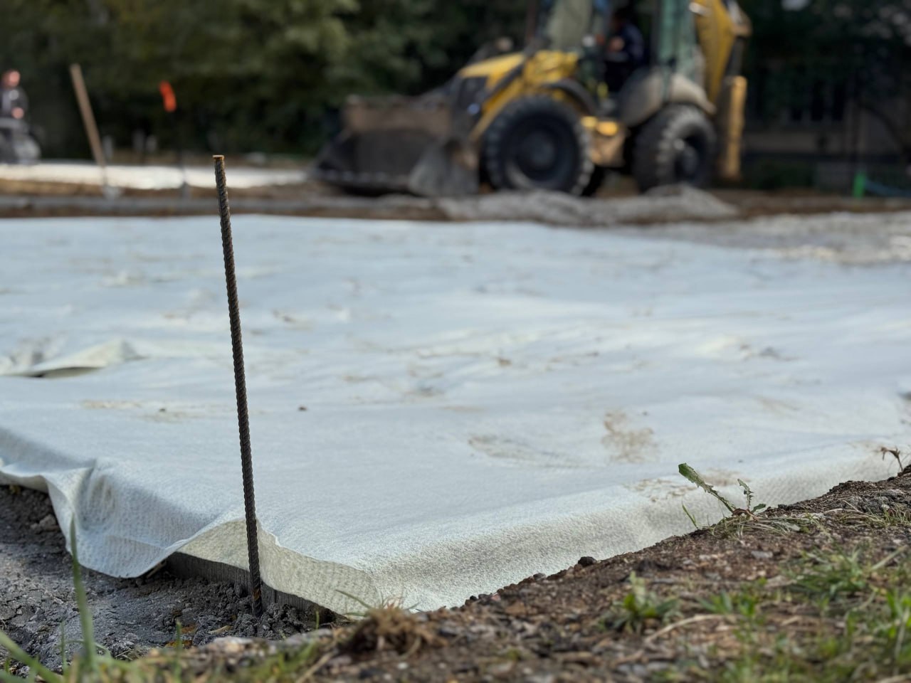 Олег Каторгин: Во дворе на ул. Свердлова, 35, 37, устанавливают детскую и спортивную площадки Олег Каторгин: Во дворе на ул. Свердлова, 35, 37, устанавливают детскую и спортивную площадки