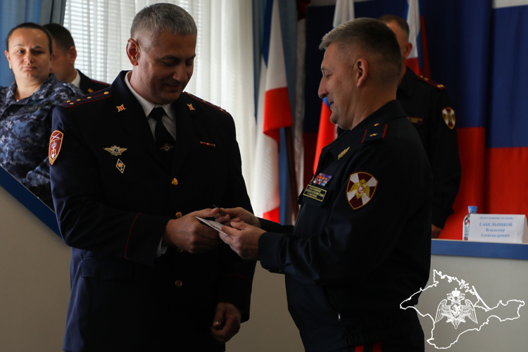 Подразделения вневедомственной охраны Росгвардии отметили профессиональный праздник в Крыму