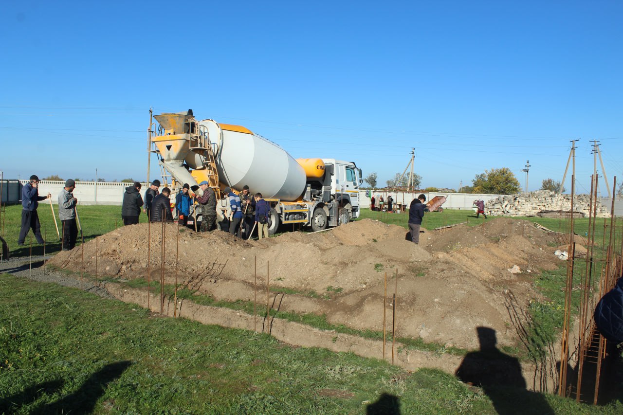 29 октября 2025 года в селе Восточном состоялась торжественная церемония закладки фундамента под строительство мечети