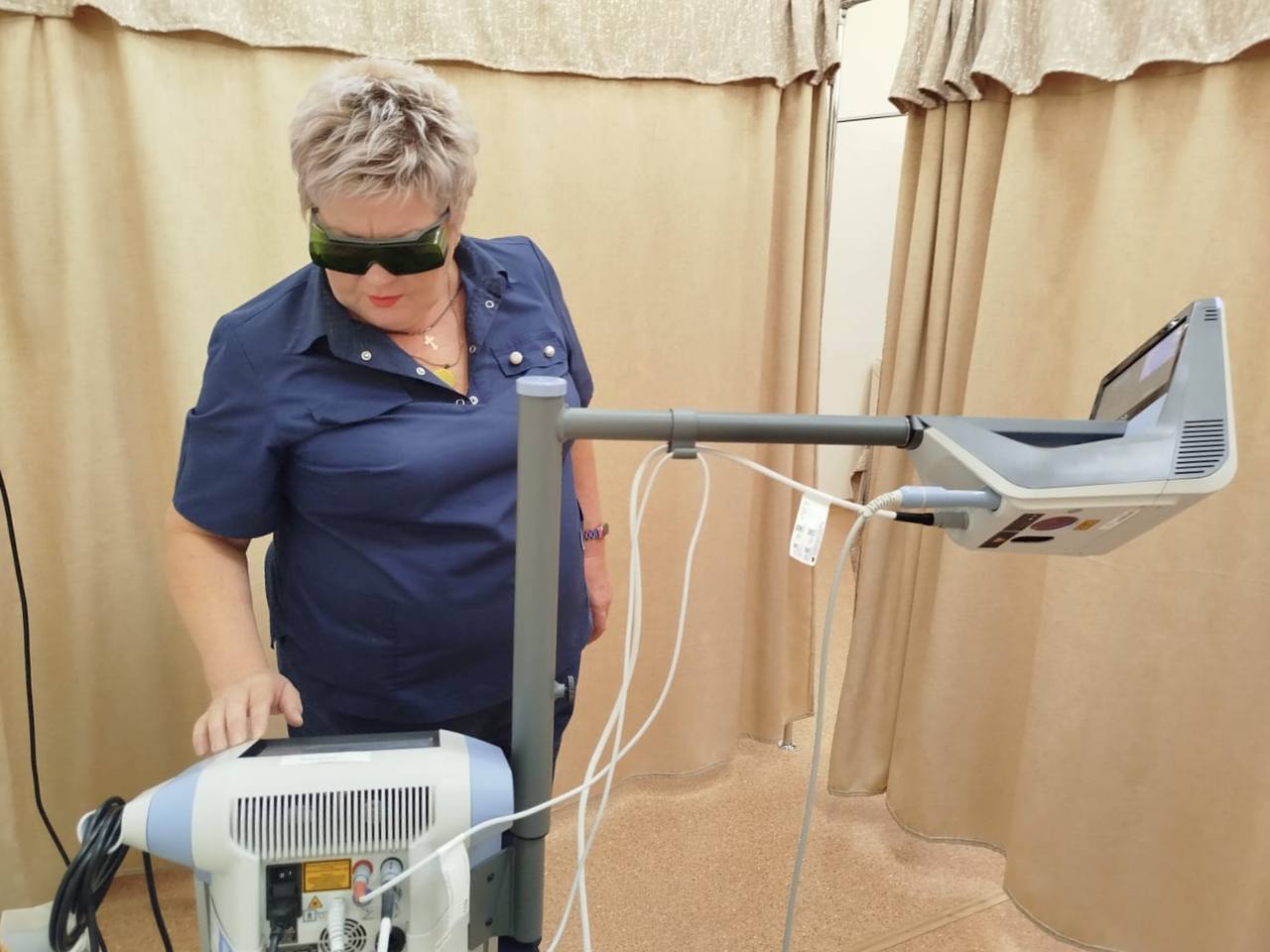 Для физиотерапевтического отделения РКБ им. Н. А. Семашко приобретен лазер высокой интенсивности