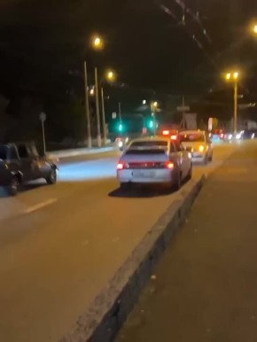 Ещё кадры упавшей с моста фуры