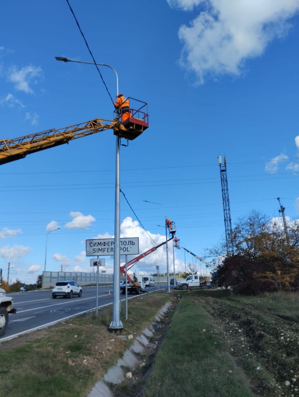 58 опор освещения говорят вам "Привет!" на Западном обходе г. Симферополя