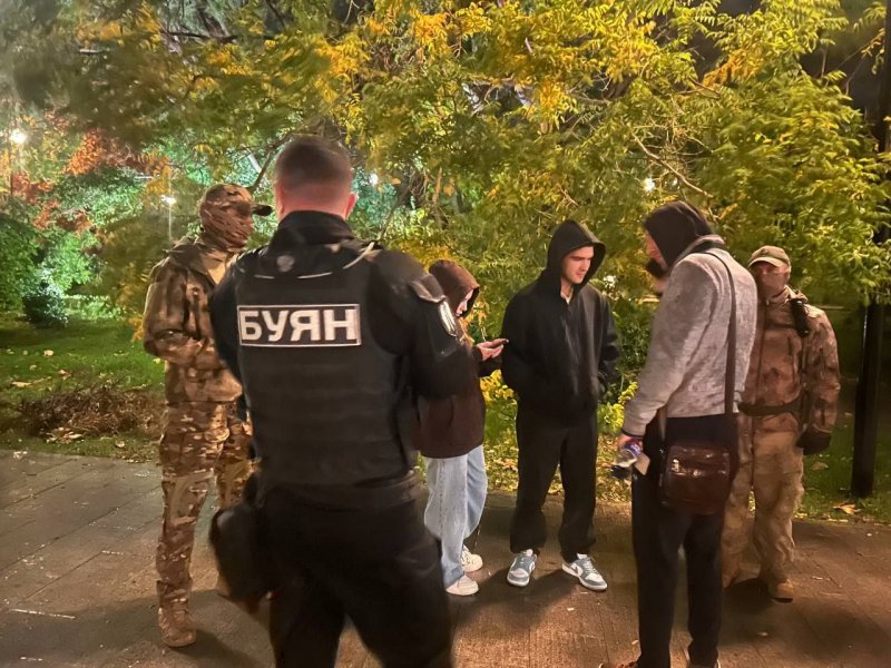 В Севастополе проверили более 55 мест отдыха молодежи в рамках борьбы с наркоторговлей В Севастополе проверили более 55 мест отдыха молодежи в рамках борьбы с наркоторговлей