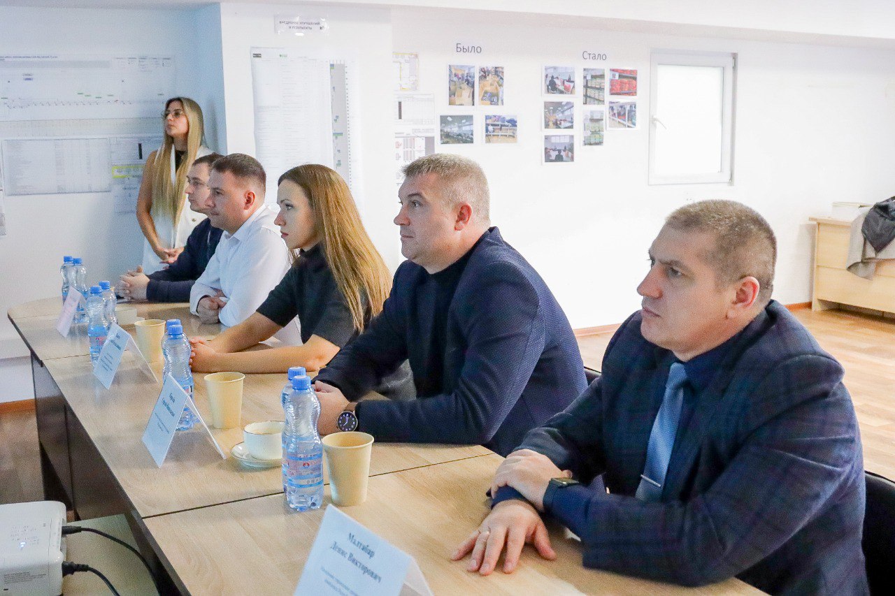 На базе одного из симферопольских предприятий сферы легкой промышленности состоялось совещание, посвященное итогам запуска пилотного проекта по повышению производительности труда