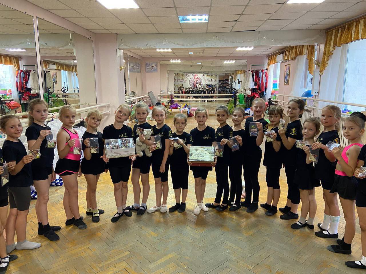 100 писем для солдат подготовили дети из города Саки