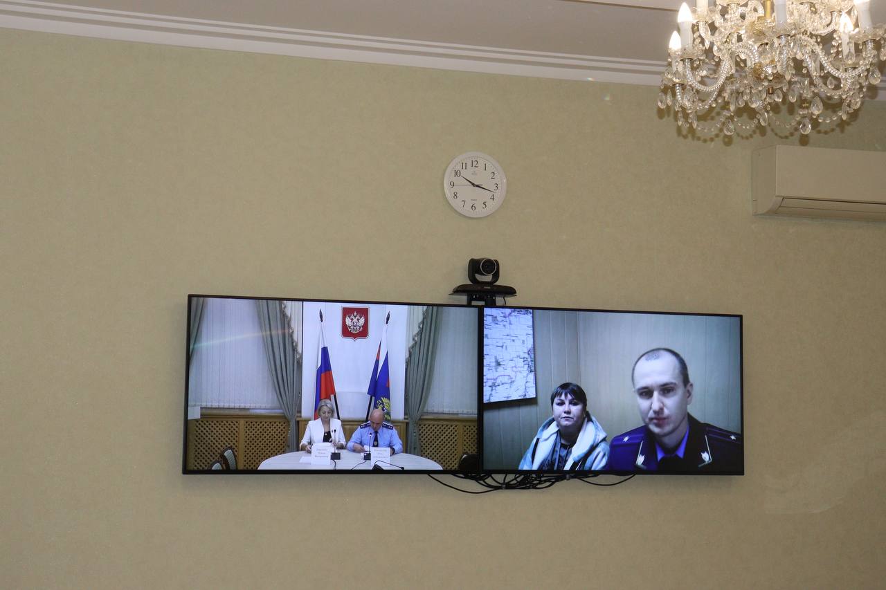 Прокурор Крыма и руководитель Комитета семей воинов отечества Республики Крым подписали соглашение о сотрудничестве Прокурор Крыма и руководитель Комитета семей воинов отечества Республики Крым подписали соглашение о сотрудничестве