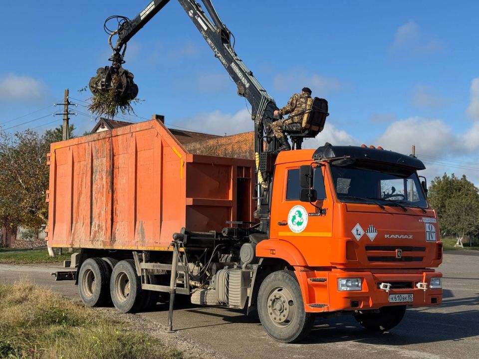 Олег Каторгин: В Керчи продолжается плановая работа по ликвидации несанкционированных свалок Олег Каторгин: В Керчи продолжается плановая работа по ликвидации несанкционированных свалок
