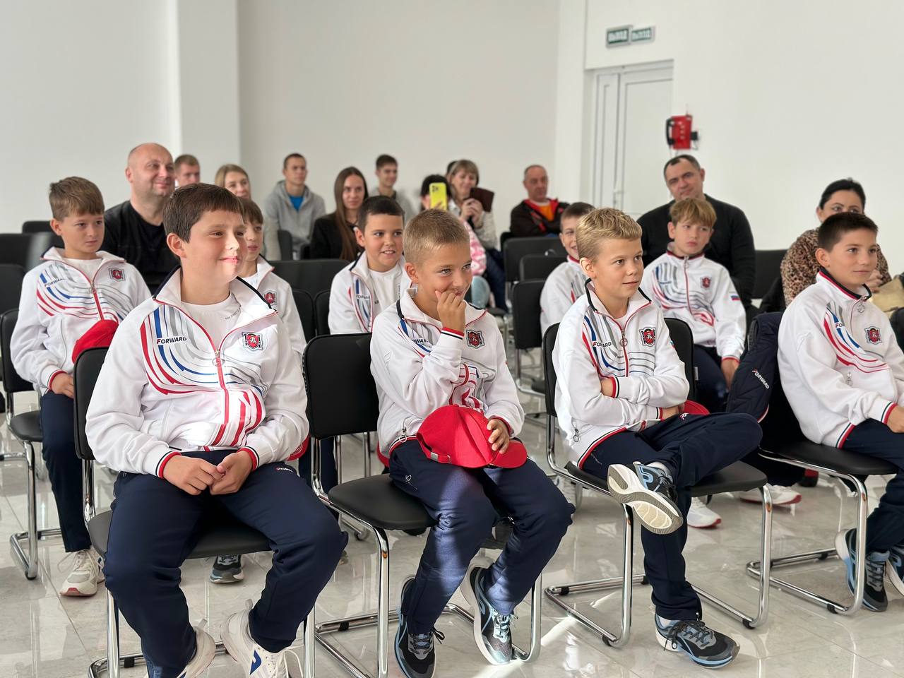 Ольга Торубарова: В День Тренера совместно с участником кадрового проекта «Герои Крыма», ветерана боевых действий Сергеем Сергеевичем Каменевым вручили ведомственные награды Министерства спорта Республики Крым тренерам и... Ольга Торубарова: В День Тренера совместно с участником кадрового проекта «Герои Крыма», ветерана боевых действий Сергеем Сергеевичем Каменевым вручили ведомственные награды Министерства спорта Республики Крым тренерам и...