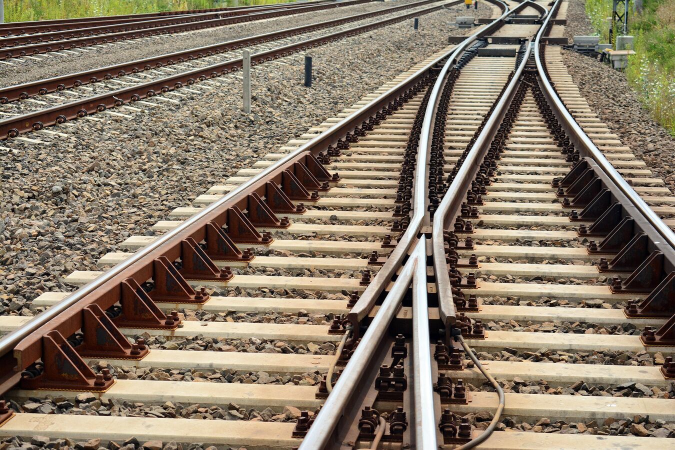 Участок ж/д полотна в Симферополе, где упал грузовик, обесточили