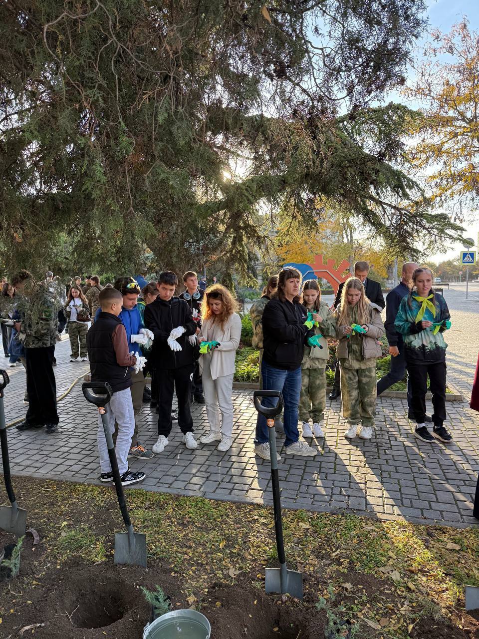 Члены школьных лесничеств Республики Крым приняли участие в семинаре «Сохраним можжевельники Крыма» в Евпатории Члены школьных лесничеств Республики Крым приняли участие в семинаре «Сохраним можжевельники Крыма» в Евпатории