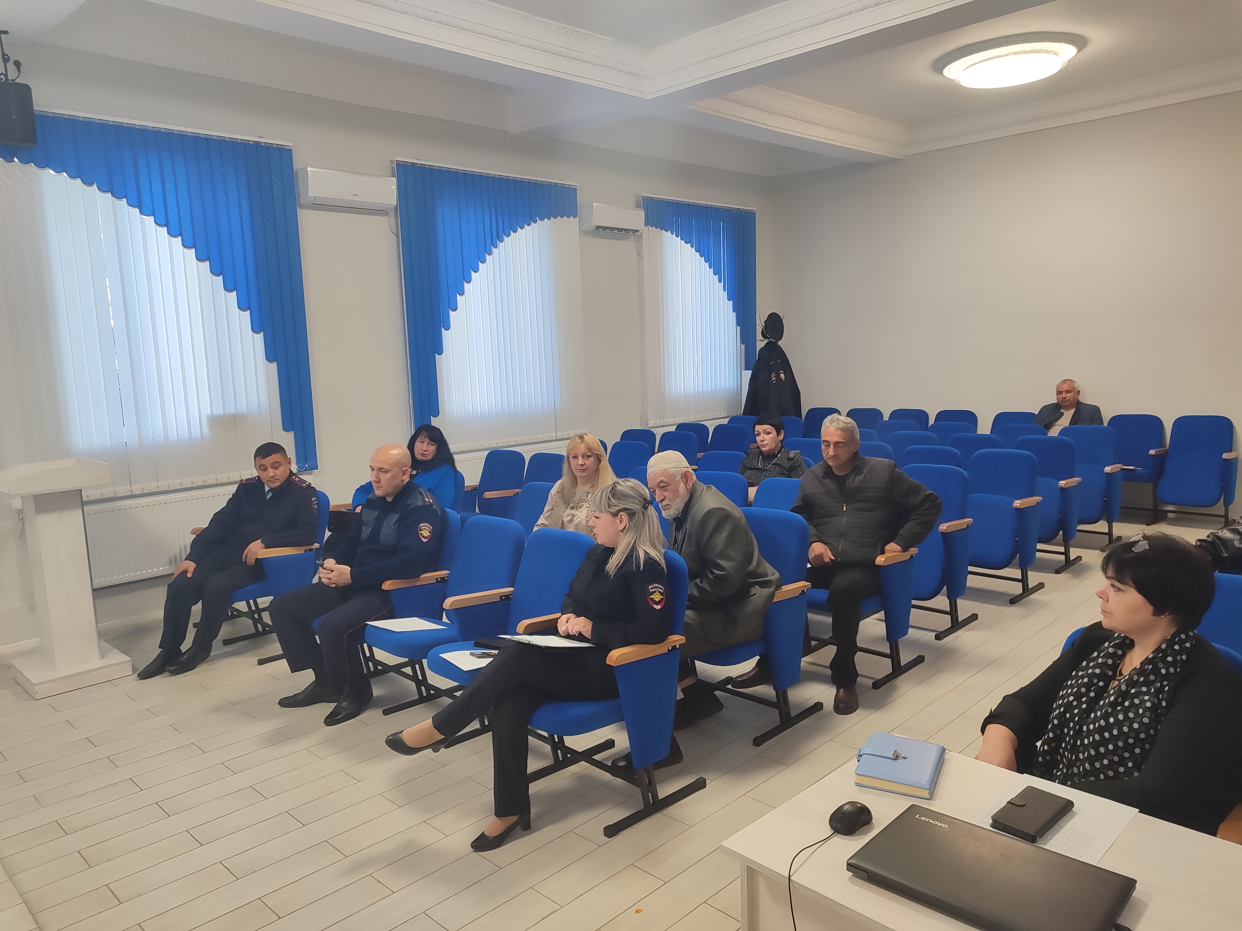 Ленур Мамедляев провел заседания Совета по межнациональным и межконфессиональным отношениям Ленур Мамедляев провел заседания Совета по межнациональным и межконфессиональным отношениям