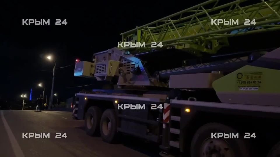 Дорогу на мосту по улице Ким в Симферополе перекрыли