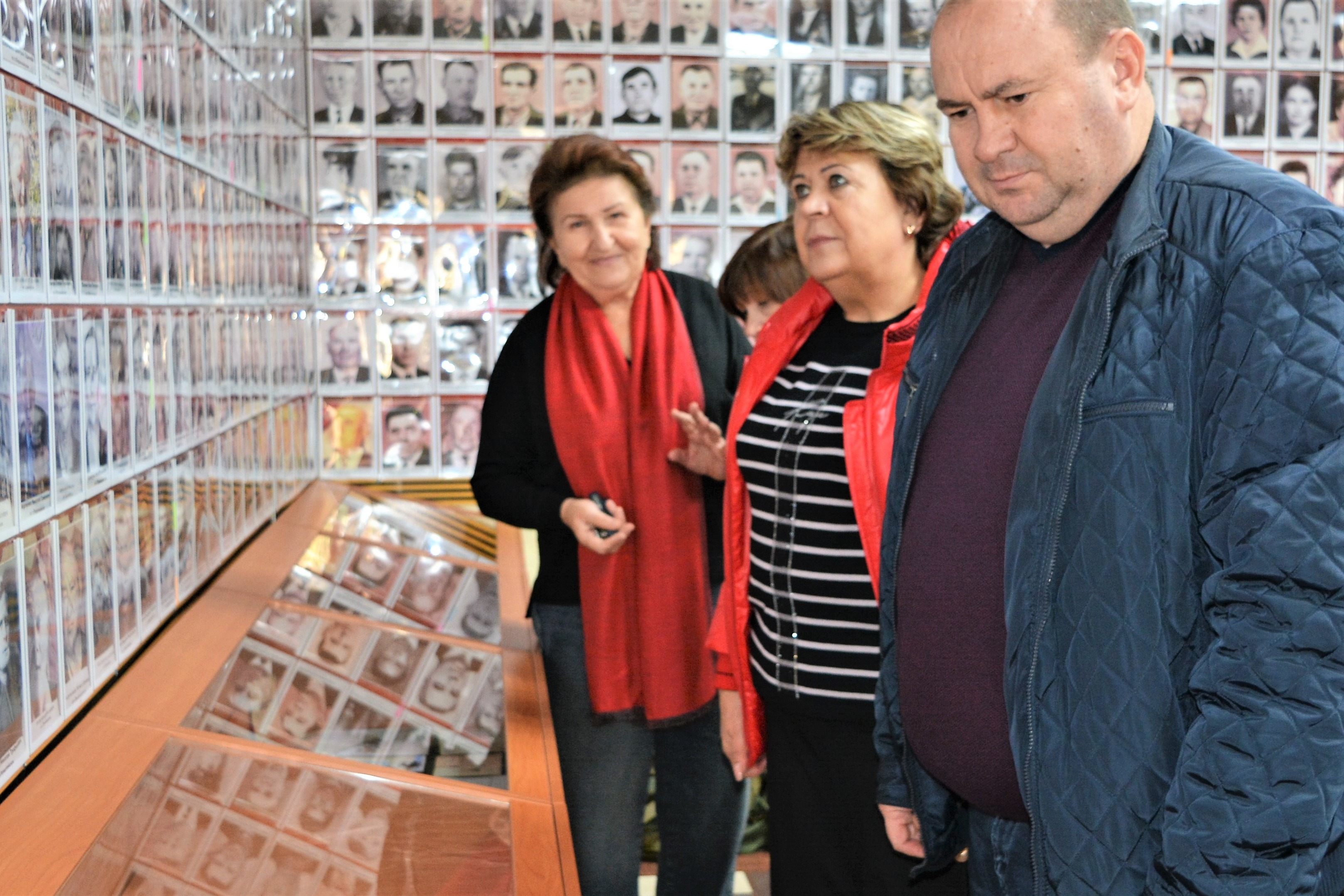 Зоя Карлюга и Александр Соколовский ознакомились с новой экспозицией залов Воинской и Трудовой славы районного совета ветеранов