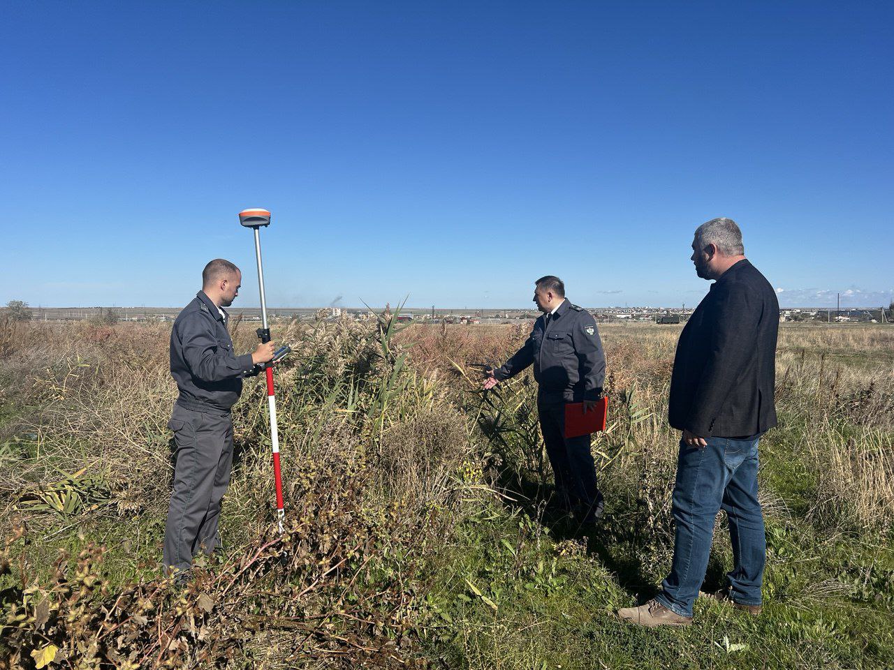 В Феодосии рассмотрели вопросы проведения муниципального земельного контроля В Феодосии рассмотрели вопросы проведения муниципального земельного контроля