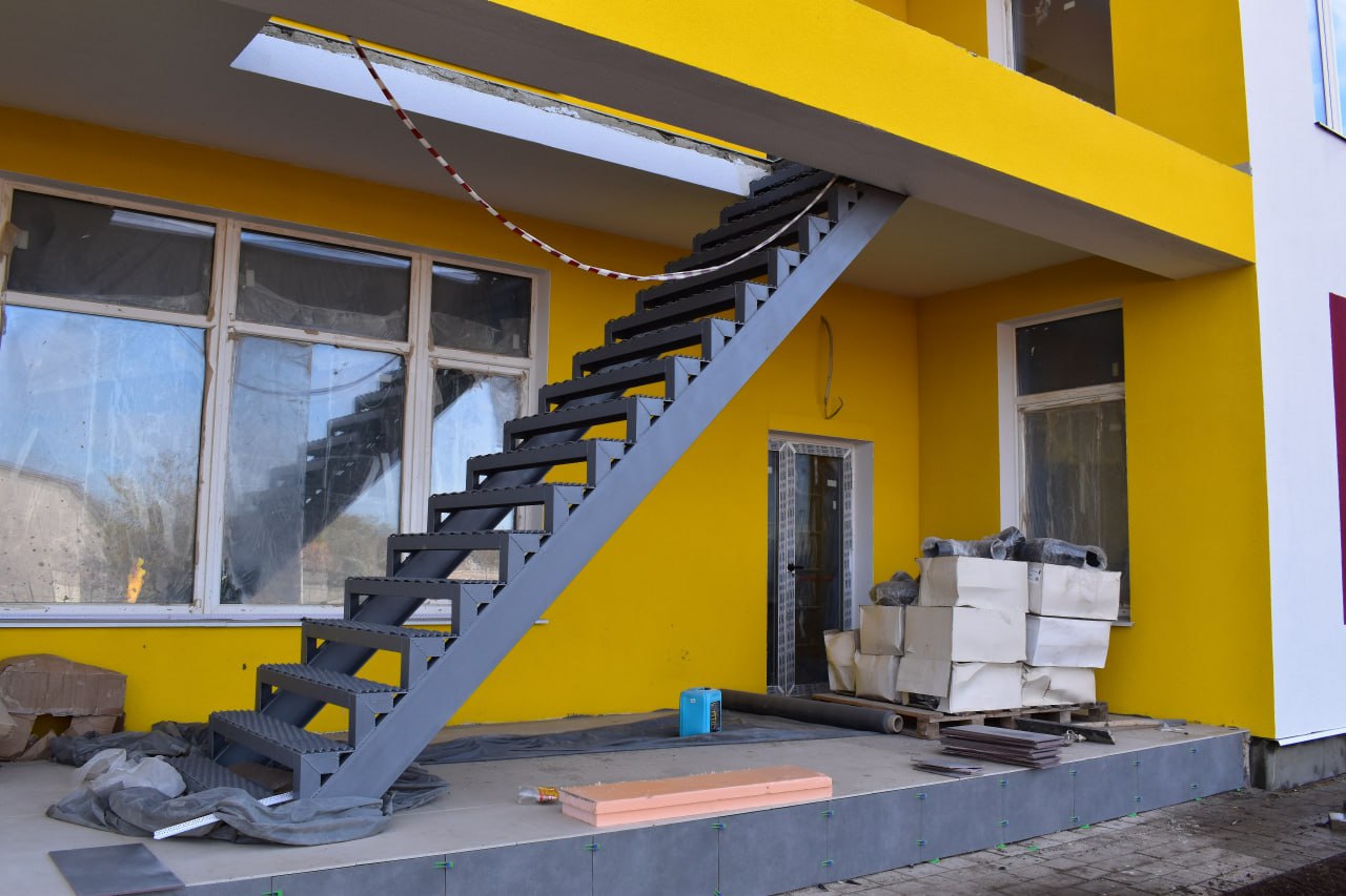 Эдуард Щёголев: В селе Амурское Красногвардейского района на ул. Молодёжная продолжается строительство детского сада на 280 мест Эдуард Щёголев: В селе Амурское Красногвардейского района на ул. Молодёжная продолжается строительство детского сада на 280 мест