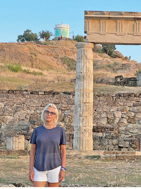 Алёна Свиридова о любимых местах Крыма, вдохновении и что обязательно надо попробовать Алёна Свиридова о любимых местах Крыма, вдохновении и что обязательно надо попробовать