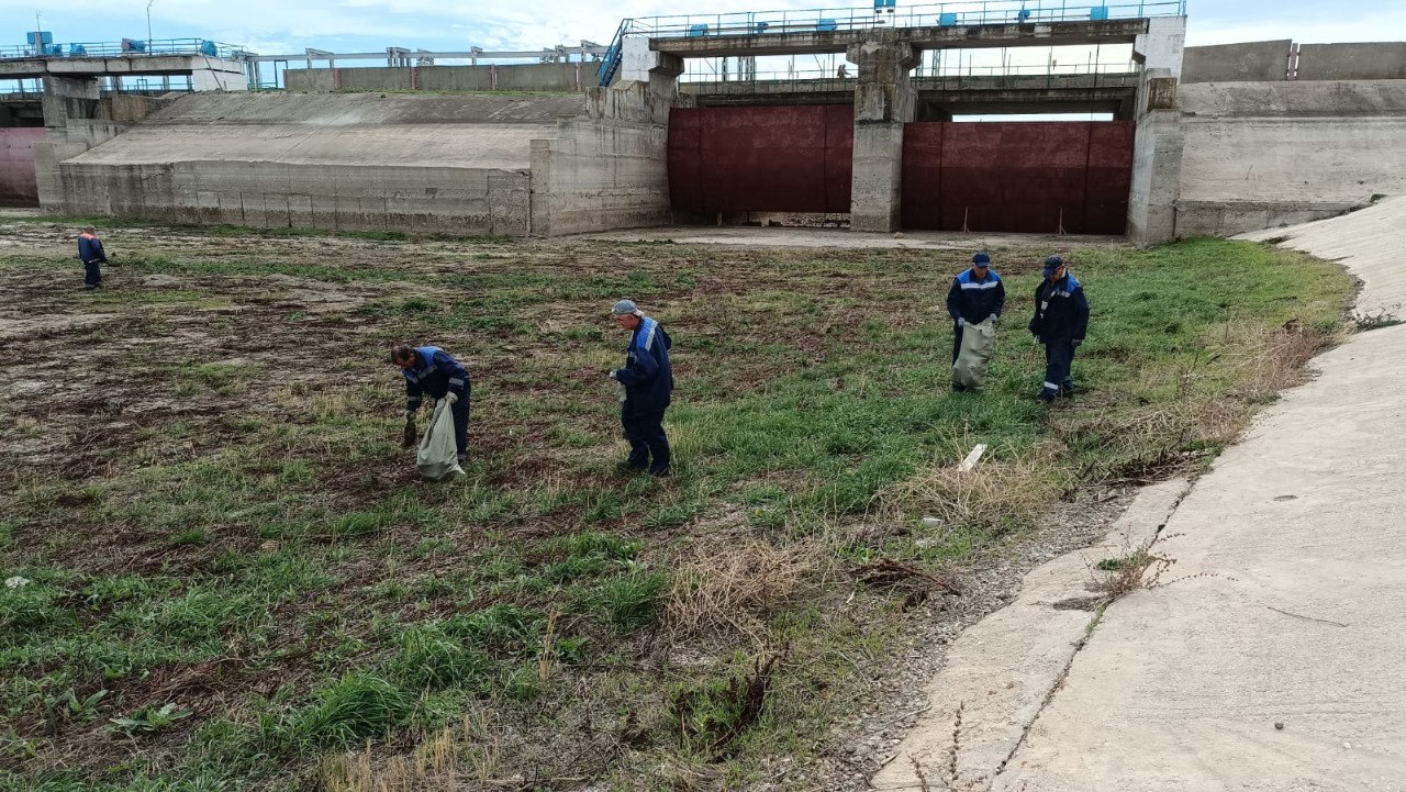 Учреждения водохозяйственного комплекса Крыма продолжают проводить экологические мероприятия