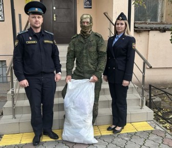 В Евпатории конфискованные у браконьеров сети отправили в зону СВО