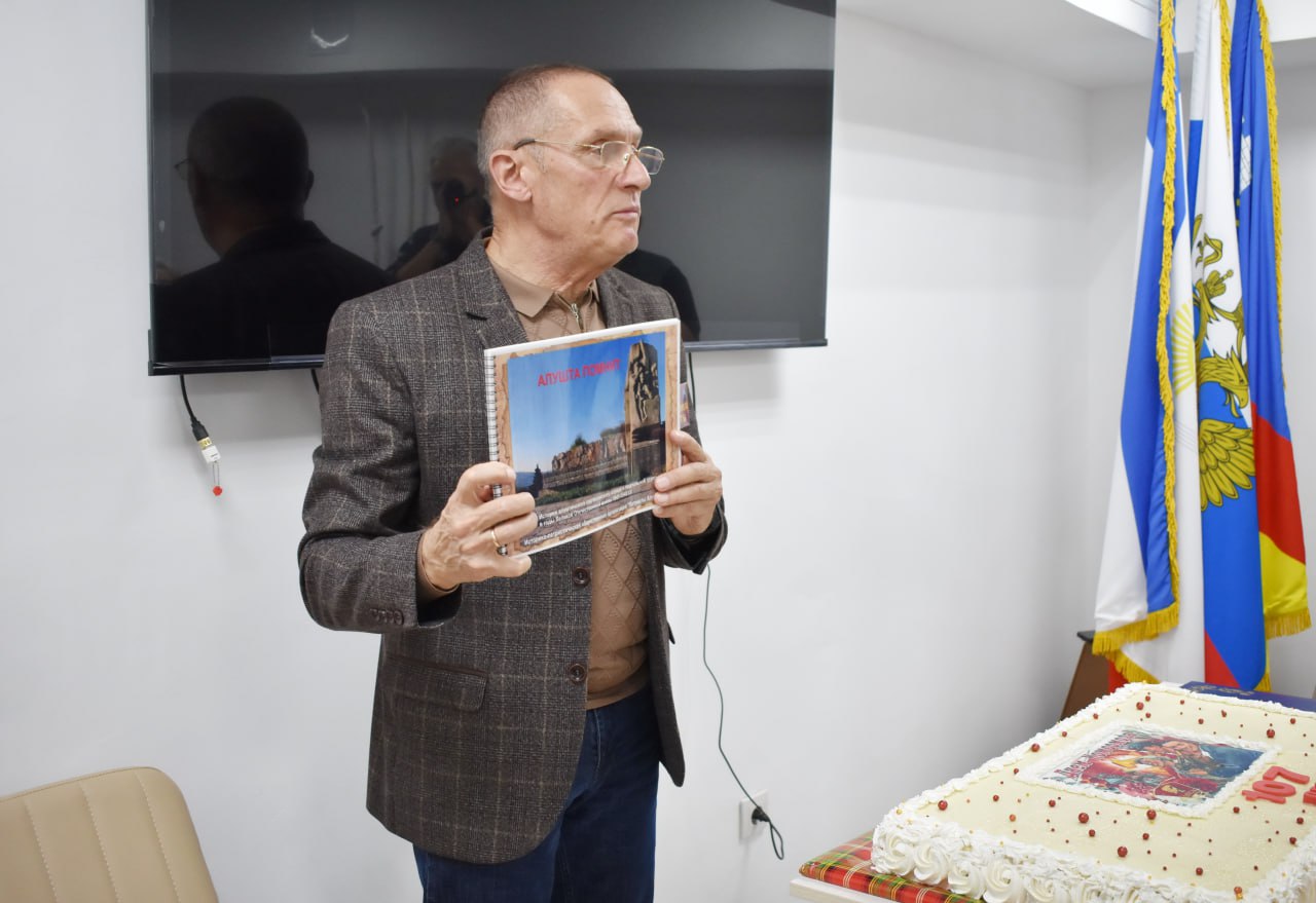 Галина Огнёва: В торжественной обстановке поздравили членов Алуштинской городской общественной организации «Союз ветеранов комсомола Крыма» со 107-летием ВЛКСМ Галина Огнёва: В торжественной обстановке поздравили членов Алуштинской городской общественной организации «Союз ветеранов комсомола Крыма» со 107-летием ВЛКСМ