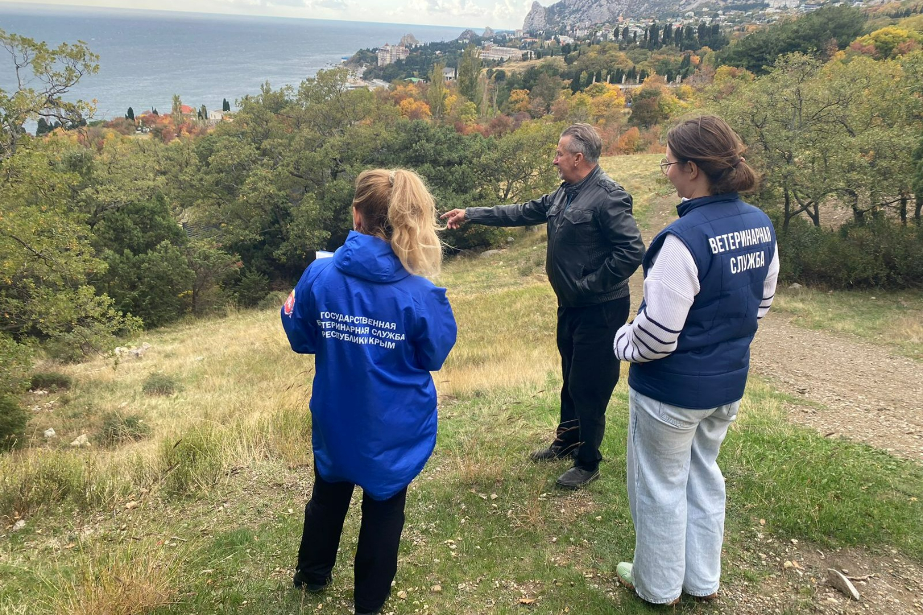 Специалистами Южнобережного отдела ветеринарии и контроля совместно с сотрудниками ГБУ РК «Ялтинский городской ВЛПЦ» проведено обследование подконтрольной территории