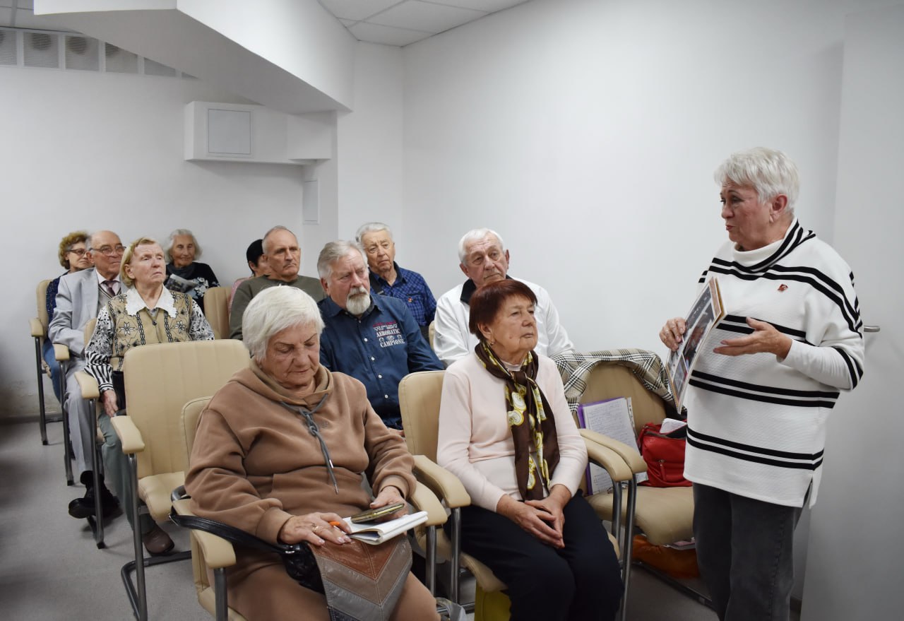 Галина Огнёва: В торжественной обстановке поздравили членов Алуштинской городской общественной организации «Союз ветеранов комсомола Крыма» со 107-летием ВЛКСМ Галина Огнёва: В торжественной обстановке поздравили членов Алуштинской городской общественной организации «Союз ветеранов комсомола Крыма» со 107-летием ВЛКСМ