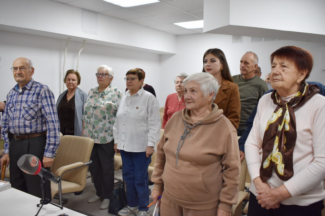 Галина Огнёва: В торжественной обстановке поздравили членов Алуштинской городской общественной организации «Союз ветеранов комсомола Крыма» со 107-летием ВЛКСМ Галина Огнёва: В торжественной обстановке поздравили членов Алуштинской городской общественной организации «Союз ветеранов комсомола Крыма» со 107-летием ВЛКСМ