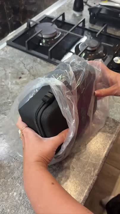 Валерия Петрусевич: Отличная новость вечером! Дрондетектор наконец пришел! Весточка из Крыма, давайте решим что делать, на фронт везти сразу или в Симферополе передавать?