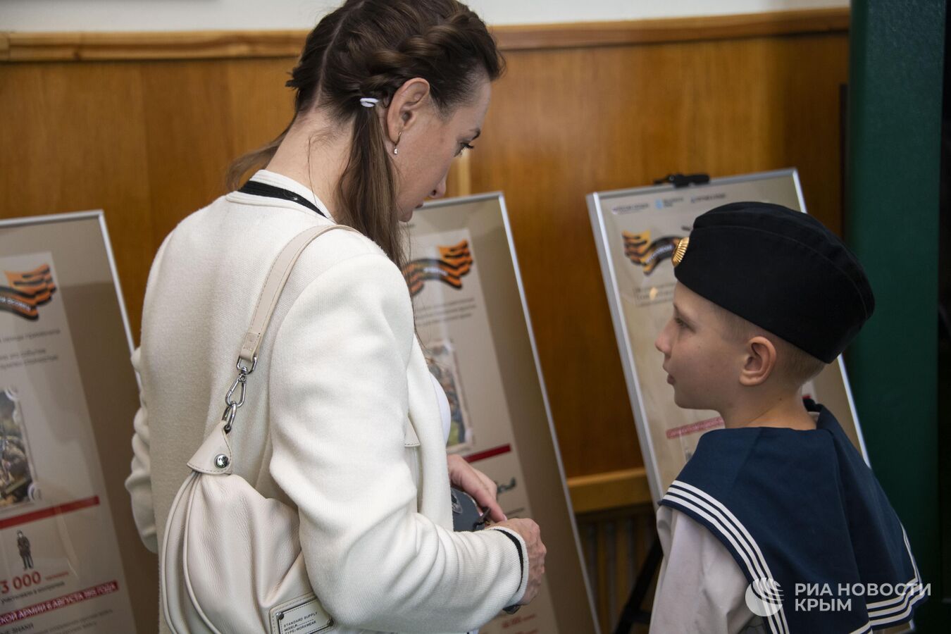 Выставка РИА Новости Крым "Защитники земли русской" открылась в Ялте Выставка РИА Новости Крым "Защитники земли русской" открылась в Ялте