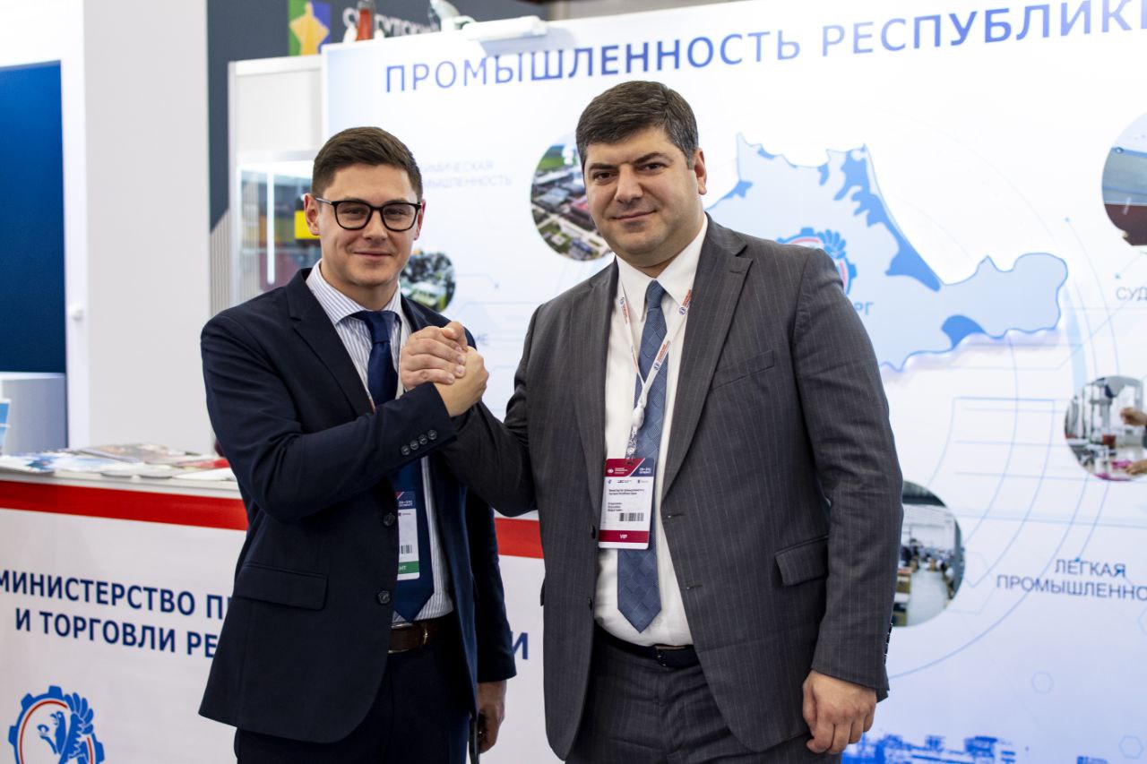 Крым представляет промышленный потенциал региона на выставке-форуме «Российский промышленник» Крым представляет промышленный потенциал региона на выставке-форуме «Российский промышленник»