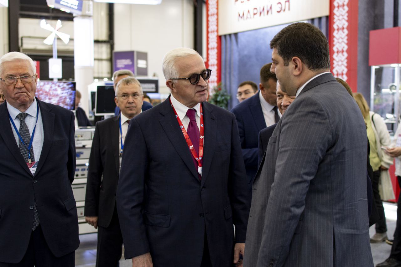 Крым представляет промышленный потенциал региона на выставке-форуме «Российский промышленник» Крым представляет промышленный потенциал региона на выставке-форуме «Российский промышленник»