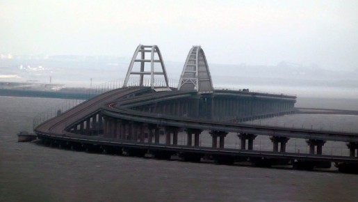 С 3 ноября нельзя будет проехать по Крымскому мосту на электромобилях и гибридных машинах со стороны Кубани