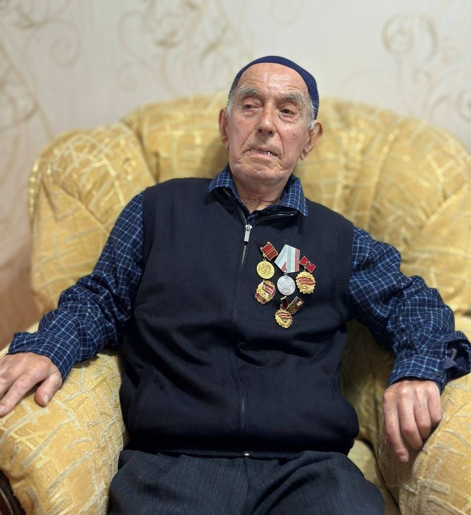 Сегодня ветеран труда, житель села Урожайного Саид Аблаев отметил свой 90-летний юбилей