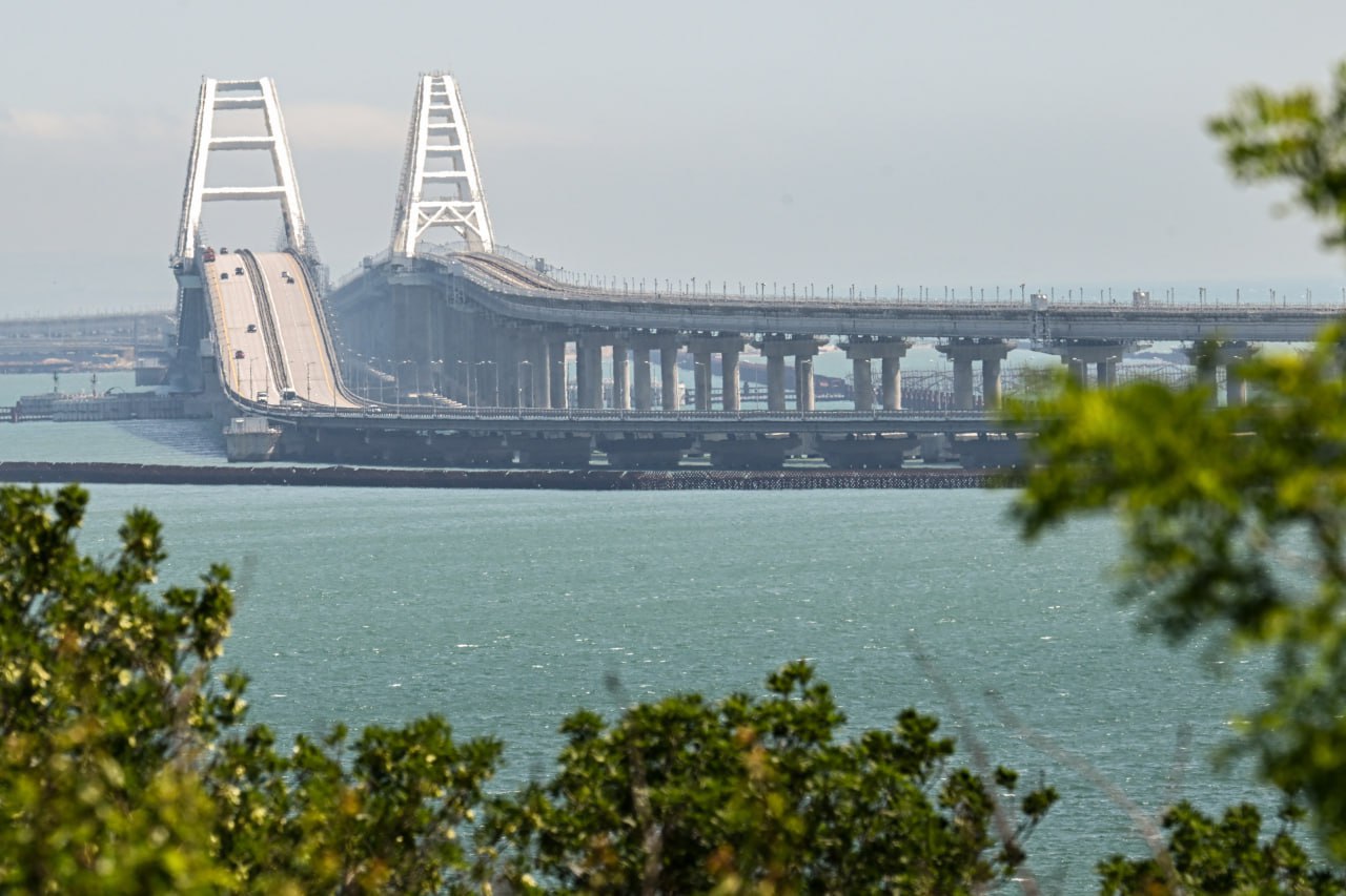 Движение гибридных авто и электроавтомобилей через Крымский мост ограничат со стороны Крыма