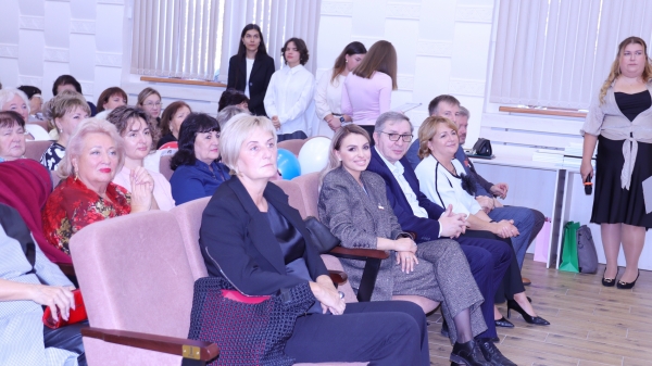 77 лет профсоюзного движения отметили в Крыму 77 лет профсоюзного движения отметили в Крыму