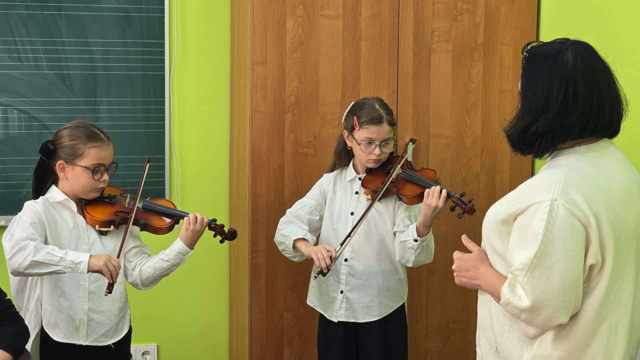 На базе Симферопольской детской музыкальной школы № 2 имени Алемдара Караманова прошли методические семинары Зонального методического объединения № 8, которое является центром координационной деятельности 5 школ искусств... На базе Симферопольской детской музыкальной школы № 2 имени Алемдара Караманова прошли методические семинары Зонального методического объединения № 8, которое является центром координационной деятельности 5 школ искусств...