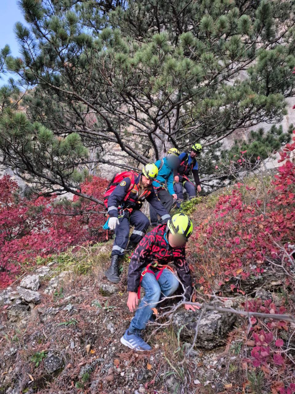 Оказание помощи туристам в районе Долины Привидений Оказание помощи туристам в районе Долины Привидений