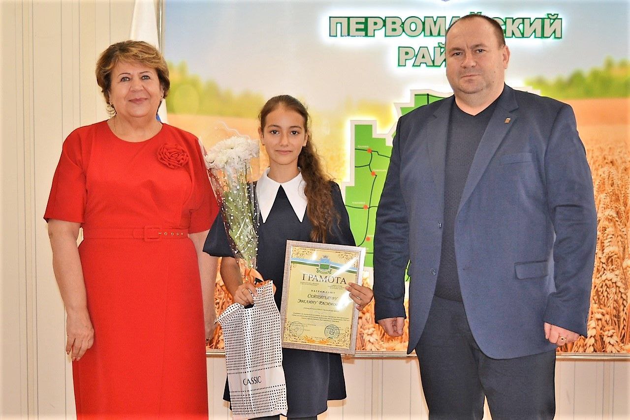 Александр Соколовский: С Главой муниципального образования Зоей Карлюгой принял участие в торжественном мероприятии, посвященном Дню народного единства и чествованию работников сельского хозяйства Александр Соколовский: С Главой муниципального образования Зоей Карлюгой принял участие в торжественном мероприятии, посвященном Дню народного единства и чествованию работников сельского хозяйства