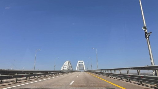 В очереди перед Крымским мостом со стороны Керчи стоят 598 автомобилей