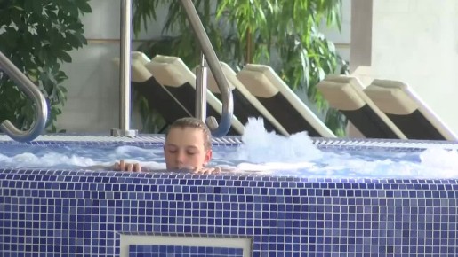 Владимир Константинов:. Учеными доказано, что плавание способствует физическому развитию человека и полезно для детей и взрослых