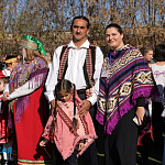 Представители разных национальностей исполнили танец «Калинка-малинка» в Симферополе Представители разных национальностей исполнили танец «Калинка-малинка» в Симферополе